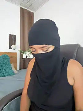 Mia_roose_02