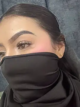 Zharaaa18 - It's fingers on my exposed pussy.🌸🤭