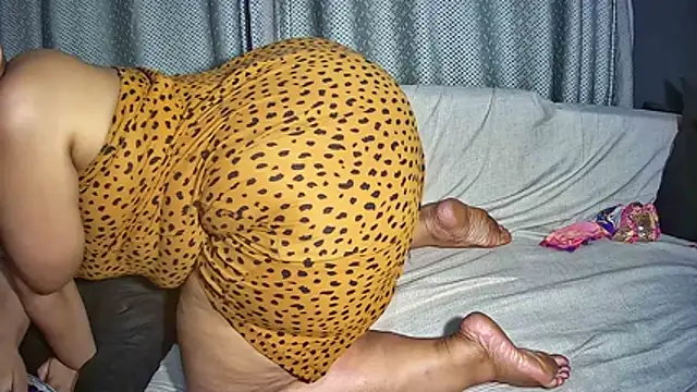 BustyThickyAss - make this pussy wet daddy