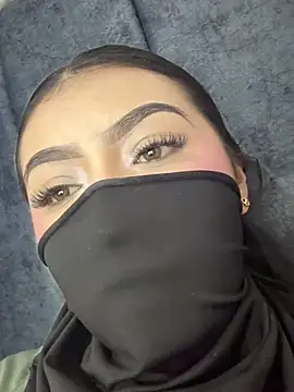Zharaaa18 - It's fingers on my exposed pussy.🌸🤭