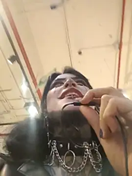 Taaylor33 - Plug anal in doggy