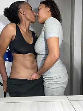 MiaYnicol12 - Masturbation 💦😈