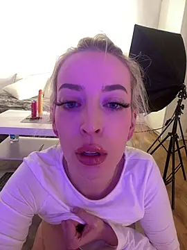 Katharina_Wagner - Finger tief lutschen und stöhnen😈