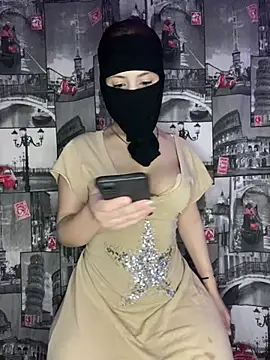 Dina05 - لحس الحلمات اخراج حليب🥵🍑🔥