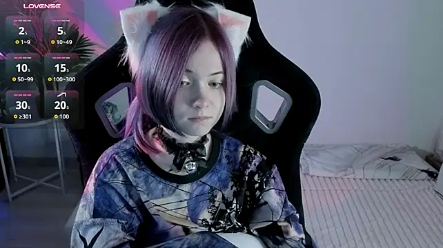 Hikkacat - 🤍 Ahegao + airkiss