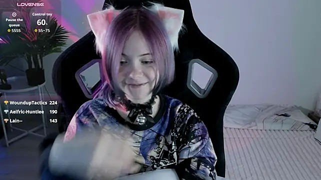 Hikkacat - 🤍 Ahegao + airkiss