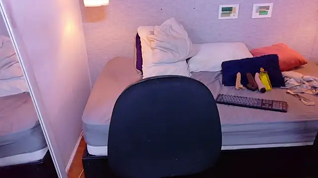 Kiara_evanss - total nude and squirt and dildo