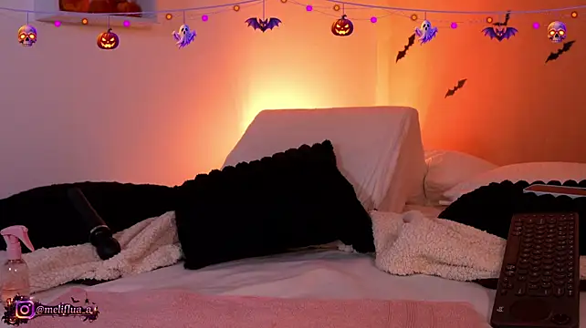 Melifluaa - oiled plug in my ass <3