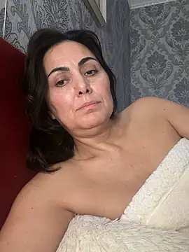 Emma_roqueen - Single QUEEN looking for a faithful slav