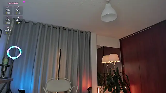 Karinnixx - Play Domi