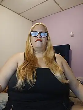 EllisW8 - oilboobs
