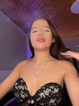 Sofia18_pinkk - Spank ass x5 🍑