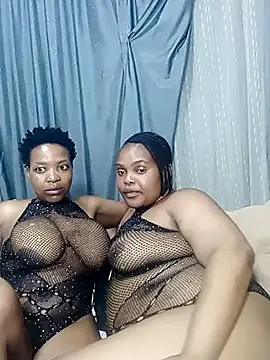 Twin_lovers - Suck boobs