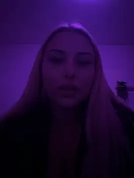 SarahWildy - Squezze my boobs💦