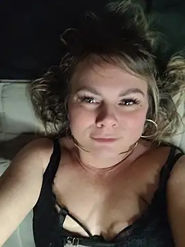 Candy_queeen - I'll take off my bra
