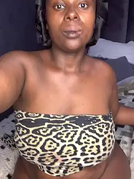 SexiestChocolate - BORED AND HORNY MAKE THIS PUSSY DRIP🍑💦