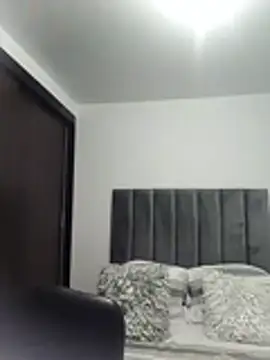 CurvySara1