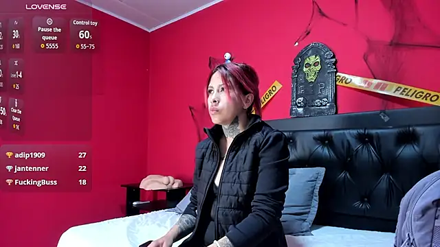 Mia_Suss - Let’s play with the pussy.