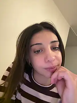 Bellefleurrr - last tipper wins a random video