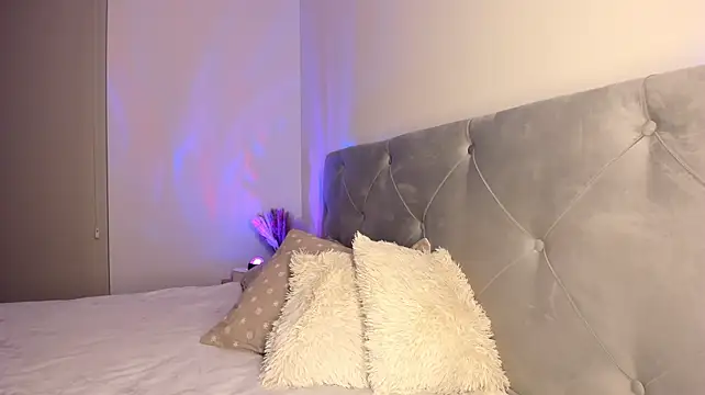 BellaStarr_ - make my legs shakes for you <3