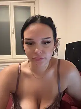 HotEmii - Shake my ass Front of cam 3 min 💦💦