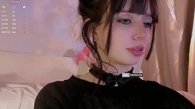 Jessie_Johns - DOGGY POSE + PUSSY TEASE