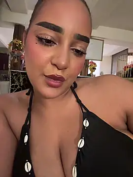 GraceyAnn - Show boobs
