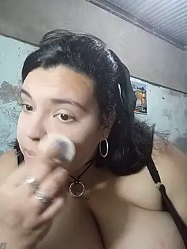 Lucimim - Aceite en las tetas