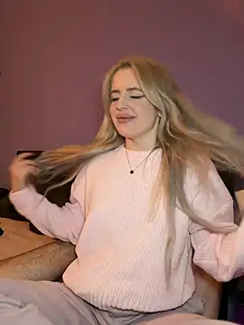 Holly-Glamour - Boobies last tip Stranger Video