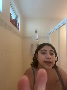 Monica17 - Pon tu cloris bajo el agua 🍆💦