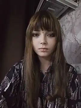 Lisssaura - Playing under Panty