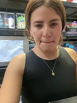 Andrea_19blonde - Zoom pussy