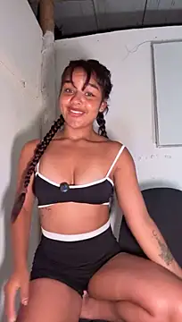 Mariannella - Sexy stretches in my sport outfit