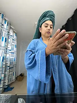 Monica17 - Pon tu cloris bajo el agua 🍆💦