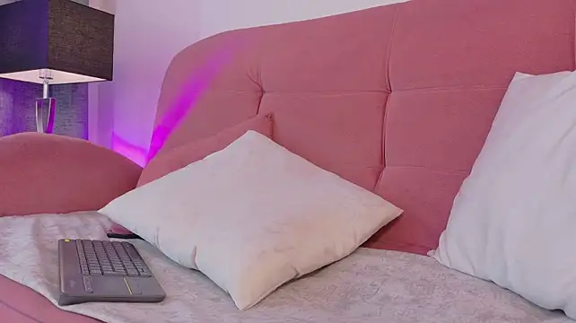 Karina2Smith - plug in my ass