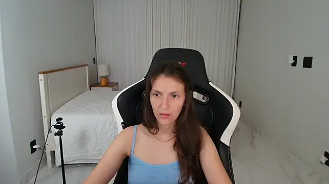 Upssnowy - show boobies