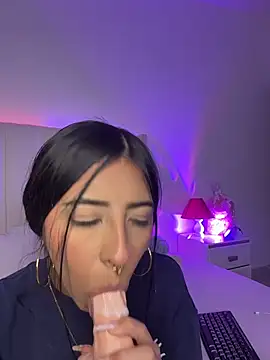 Mirandaa_Rogers - rub my pussy close up 🌸🥵