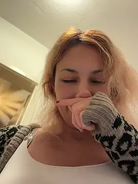 Suyneslii - Ass flash