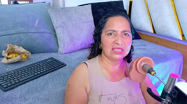 Luna_Naughty1 - cum on my face