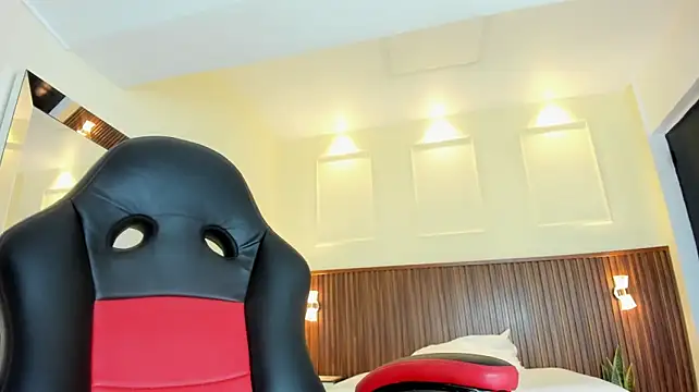LUCIA_KHAN - rub my ass