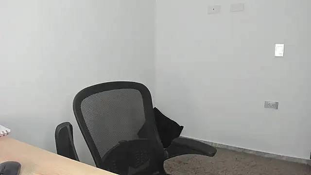 AnaHenao - SQUIRT IN YOUR FACE ZOOM