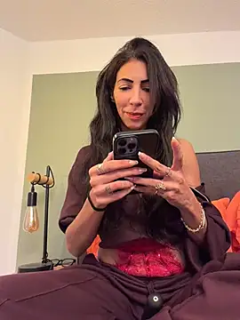 YasmineRiva - 🫣🕯️Déshabille toi Yas’ + LT 💝