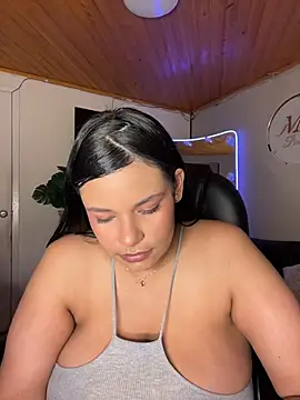 Isabella_boobd - suck dildo