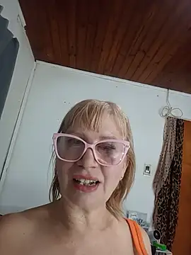 SexyMilf1211 - Me meto el didlo grande en la conchita