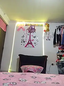Valentina_vance - Amores me ayudan 🙏♥️😘