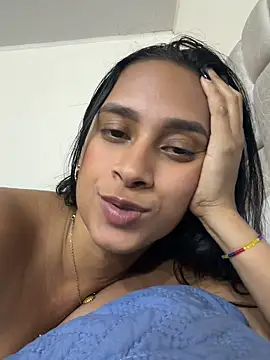 LunaHeat - Show pussy