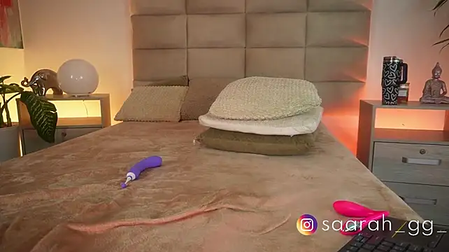 Sarah_GothicGirl - FINGERING PUSSY