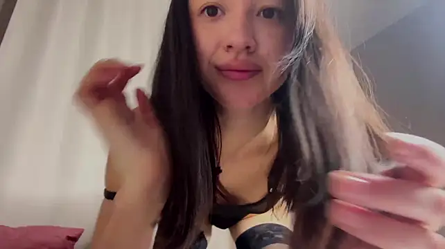 TylaIvoryn - tease u with my pussy close
