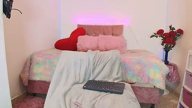 Cat_nasty - blow a kiss