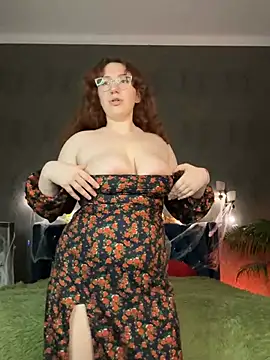 Ellie_coy_ - Sexy cream show under tits